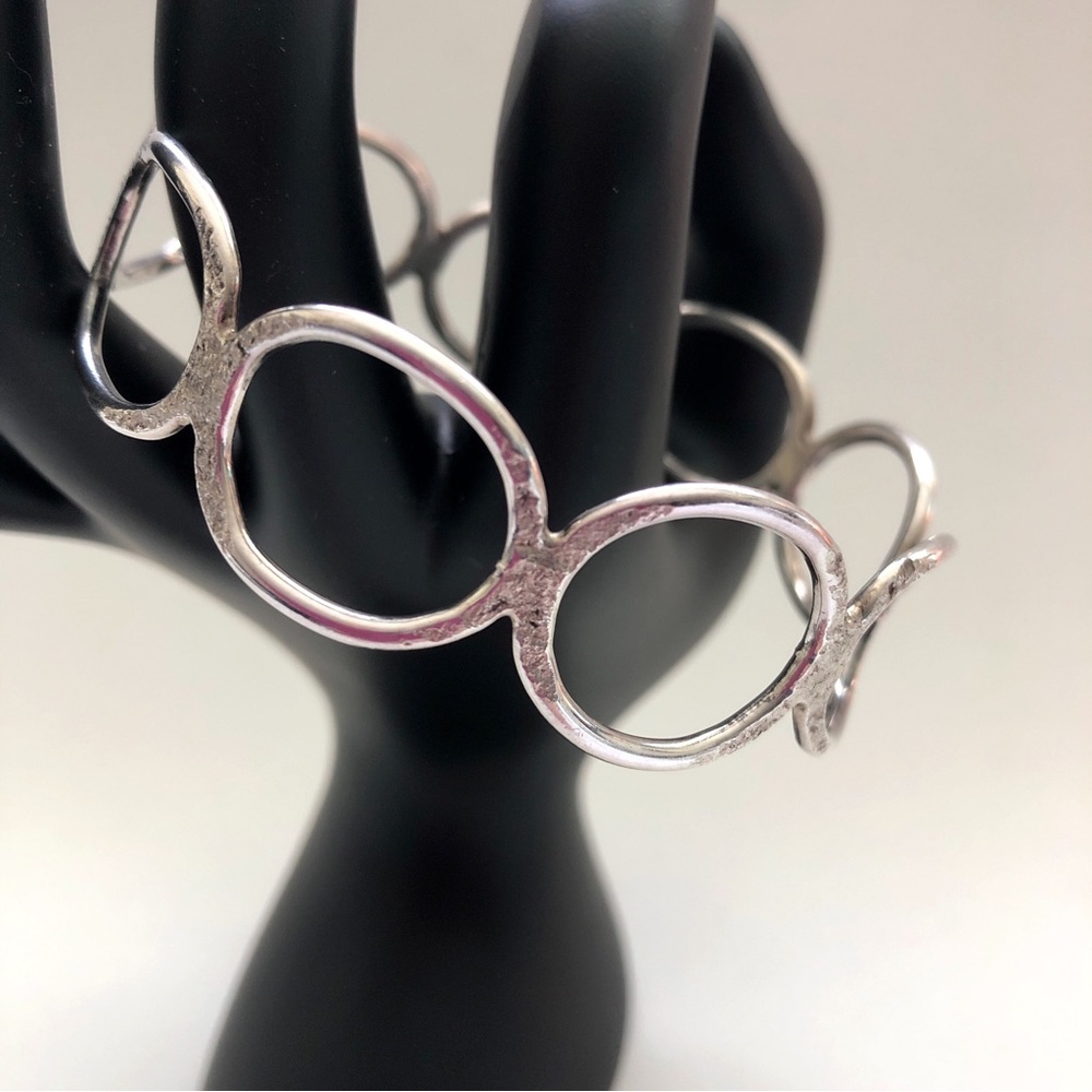 Southwestern Handcrafted Oval Link Sterling Silver Bangle Bracelet